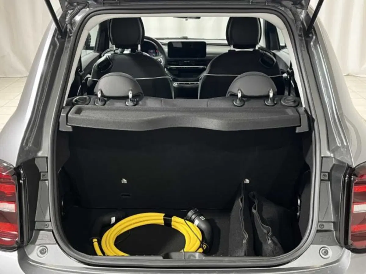 Fiat 500e nuova a Sondrio (9)