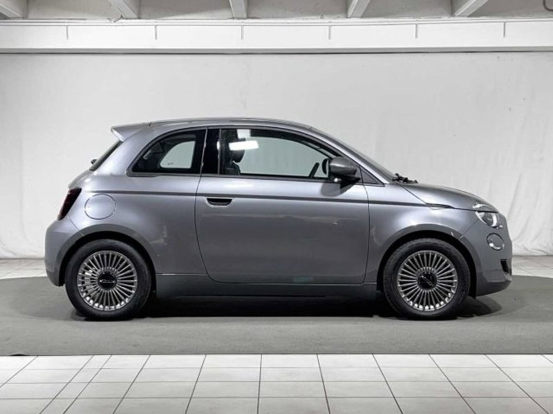Fiat 500e nuova a Sondrio (3)