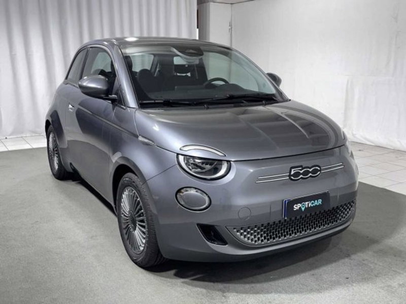 Fiat 500e nuova a Sondrio (4)