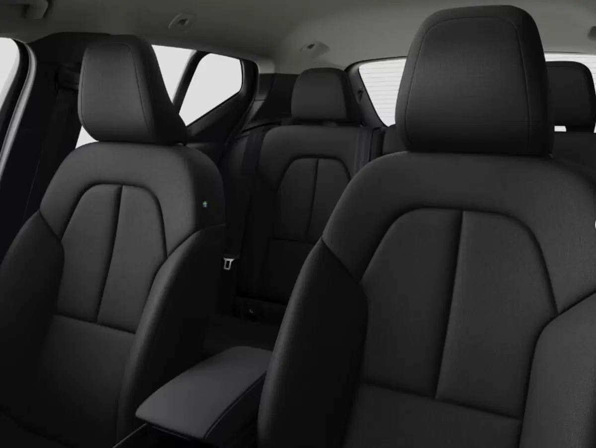 Volvo XC40 nuova a Napoli (6)
