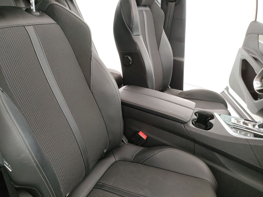 Peugeot 3008 usata a Caserta (16)
