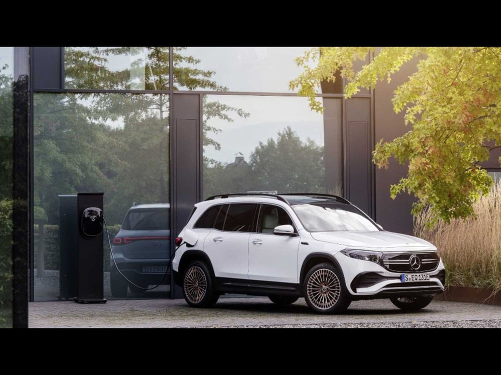 Mercedes-Benz EQB nuova a Firenze