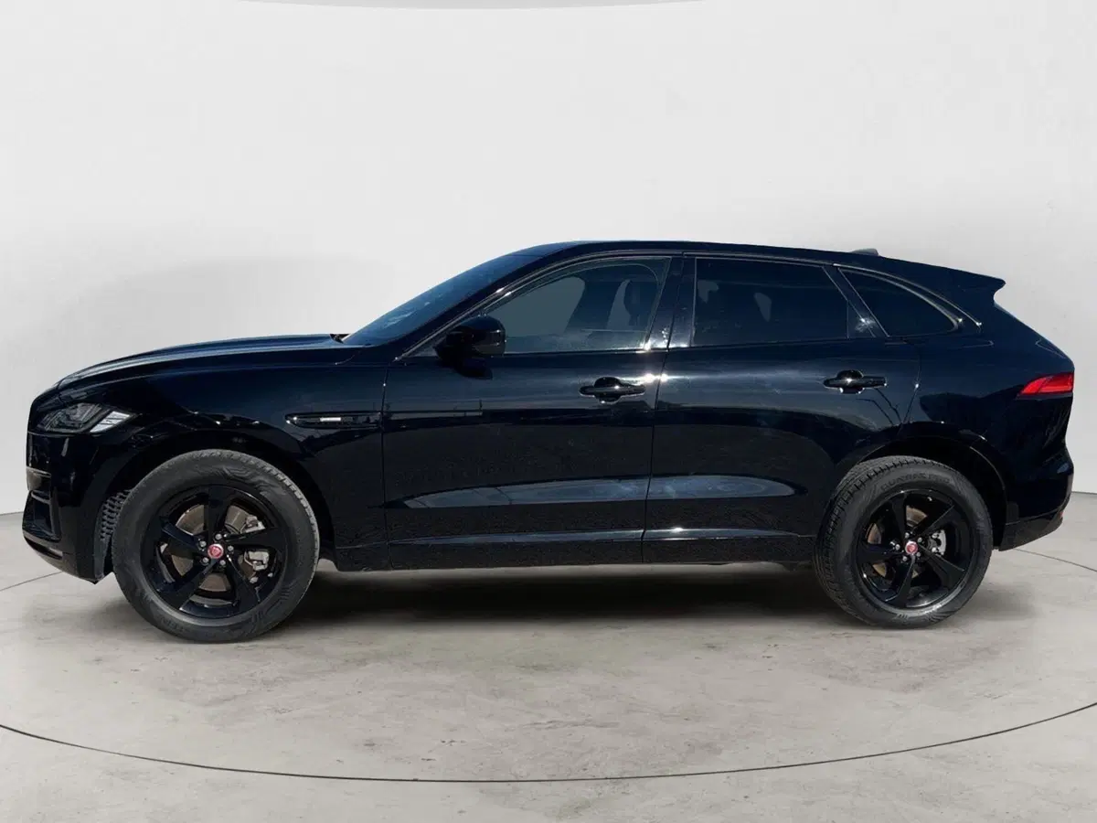 Jaguar F-Pace usata a Arezzo (6)