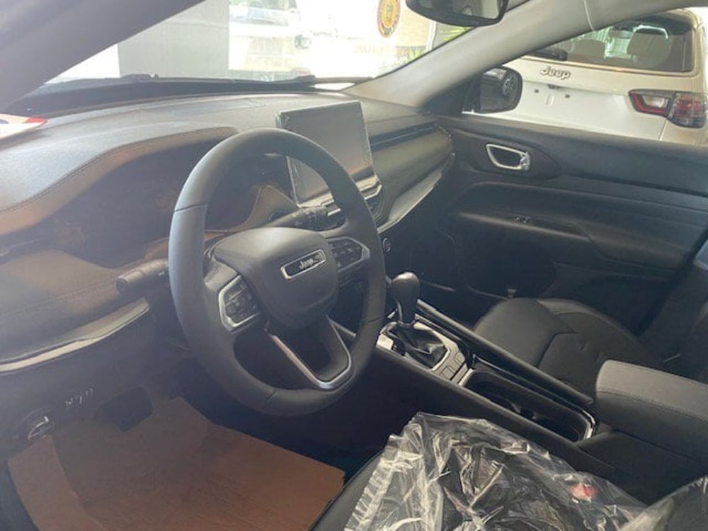 Jeep Compass nuova a Benevento (11)