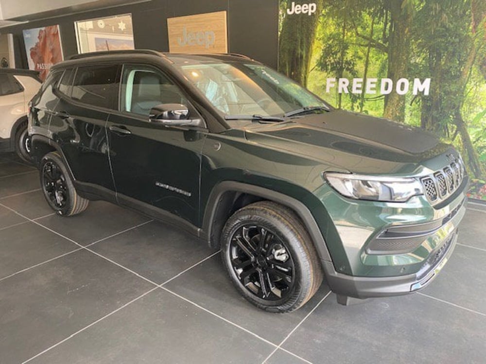 Jeep Compass nuova a Benevento (4)