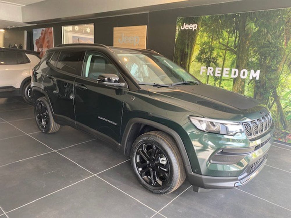 Jeep Compass nuova a Benevento (8)
