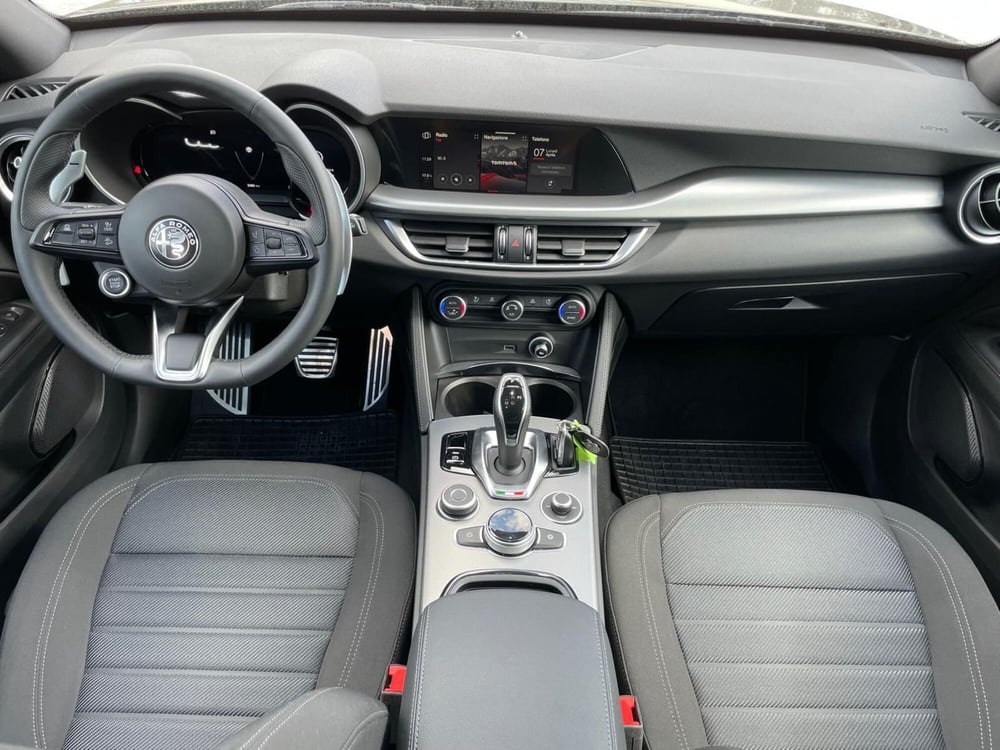 Alfa Romeo Stelvio usata a Ancona (12)