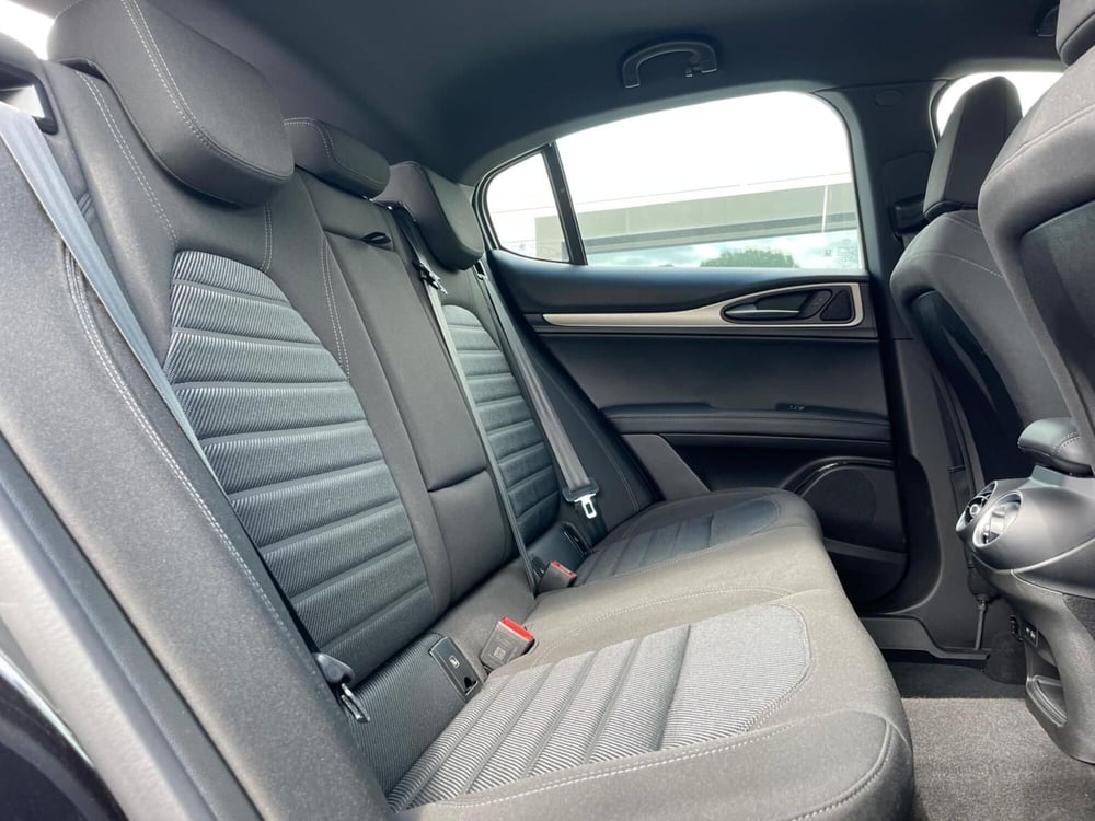 Alfa Romeo Stelvio usata a Ancona (19)