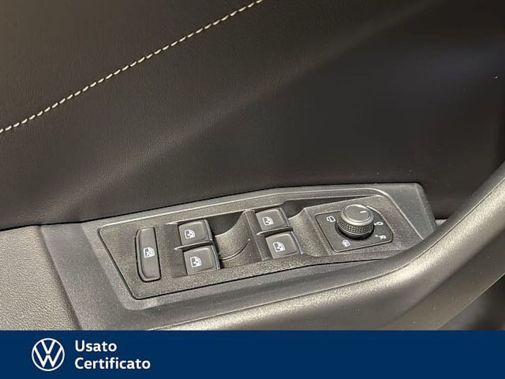 Volkswagen T-Roc nuova a Vicenza (15)