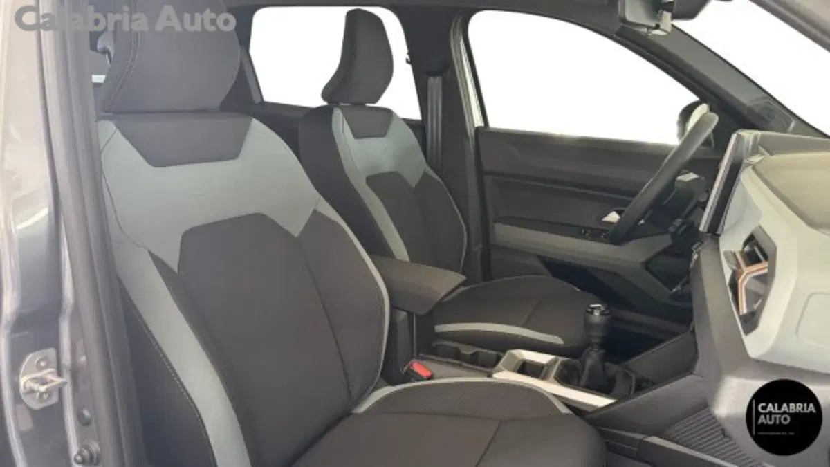 Dacia Bigster nuova a Reggio Calabria (10)