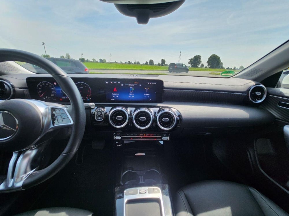 Mercedes-Benz CLA Shooting Brake usata a Milano (18)