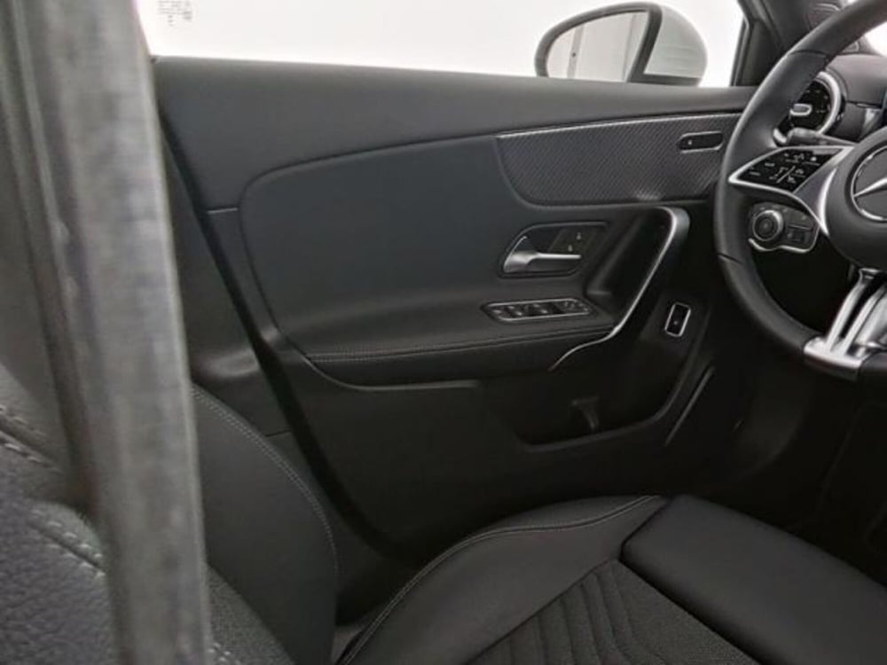 Mercedes-Benz Classe A Sedan usata a Milano (5)