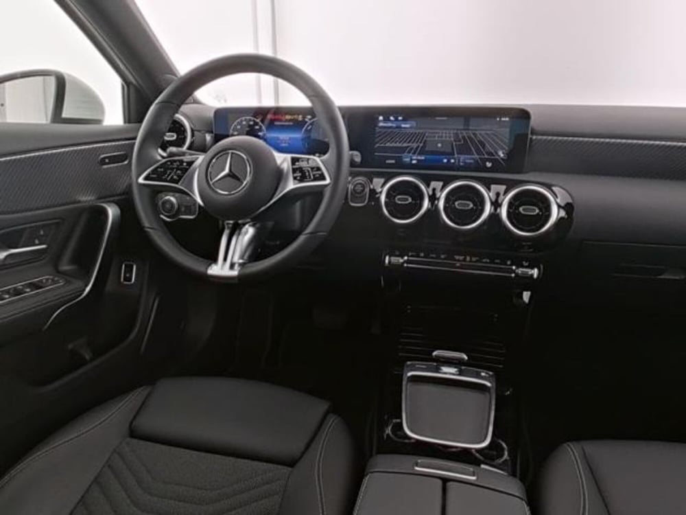 Mercedes-Benz Classe A Sedan usata a Milano (7)