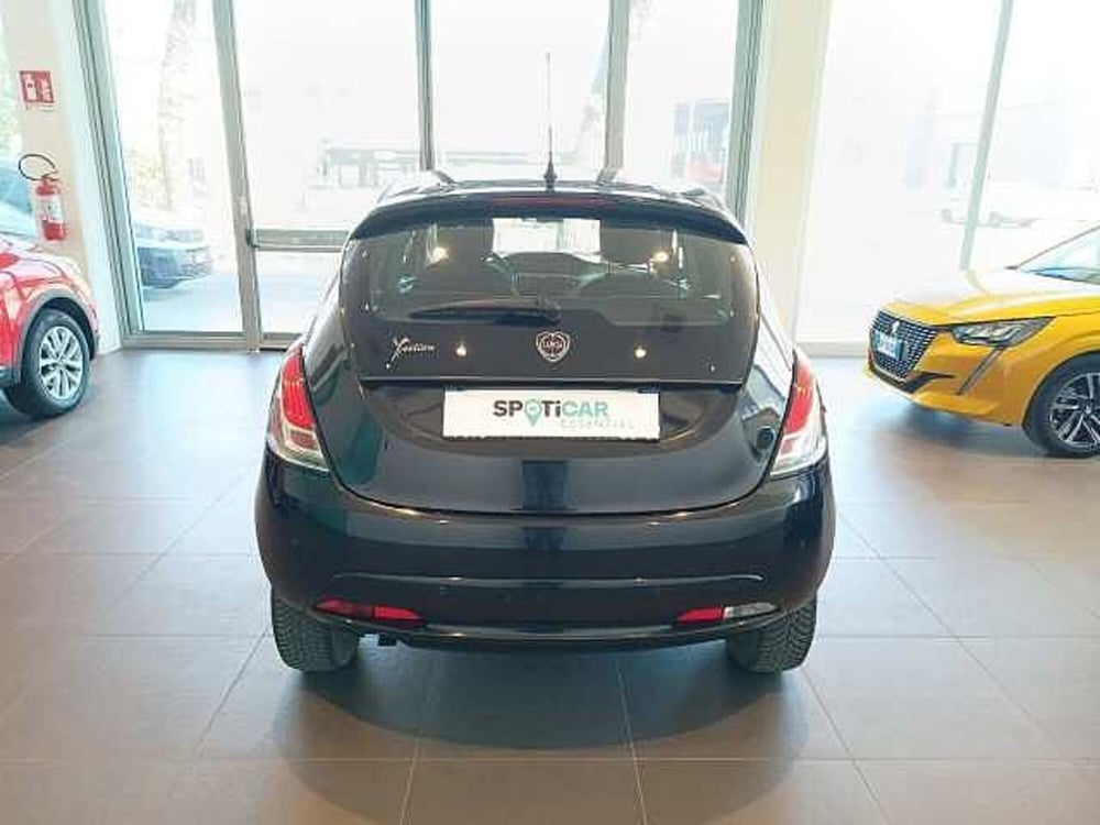 Lancia Ypsilon usata a Forlì-Cesena (5)