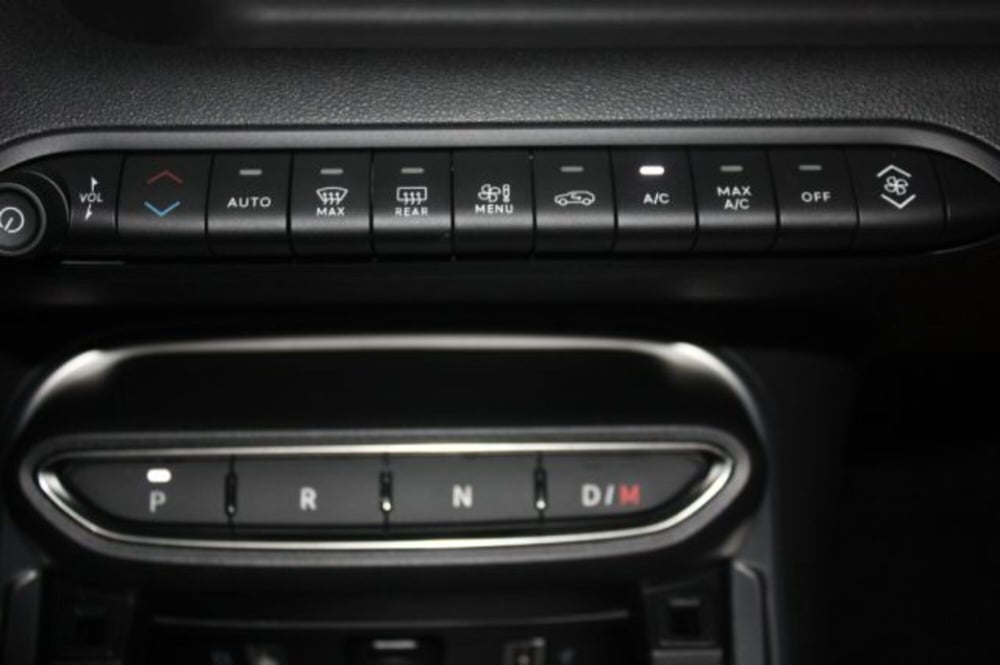Jeep Avenger nuova a Viterbo (12)