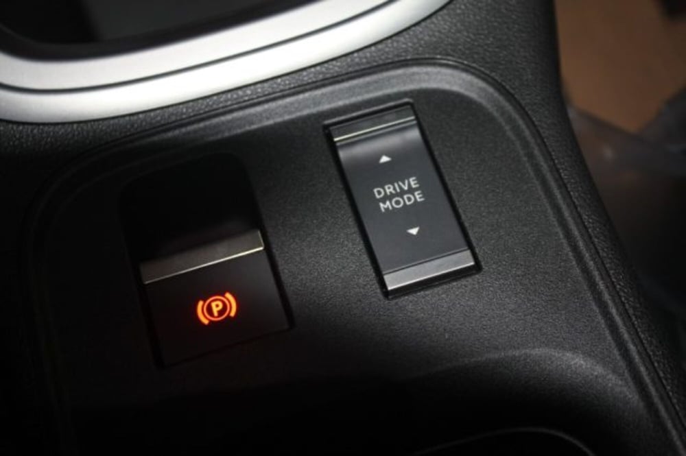 Jeep Avenger nuova a Viterbo (13)