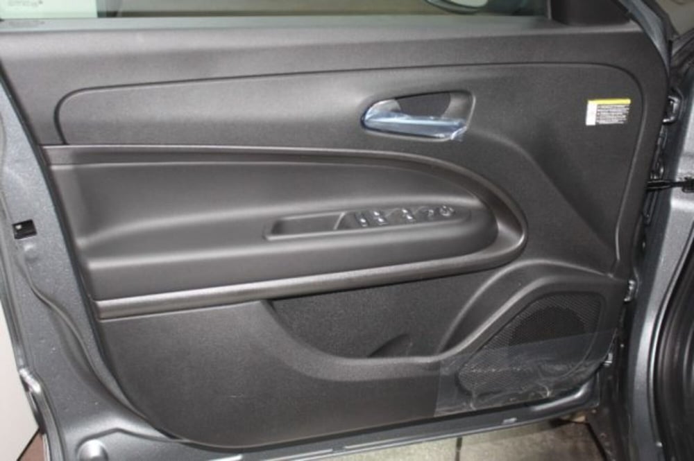 Jeep Avenger nuova a Viterbo (9)