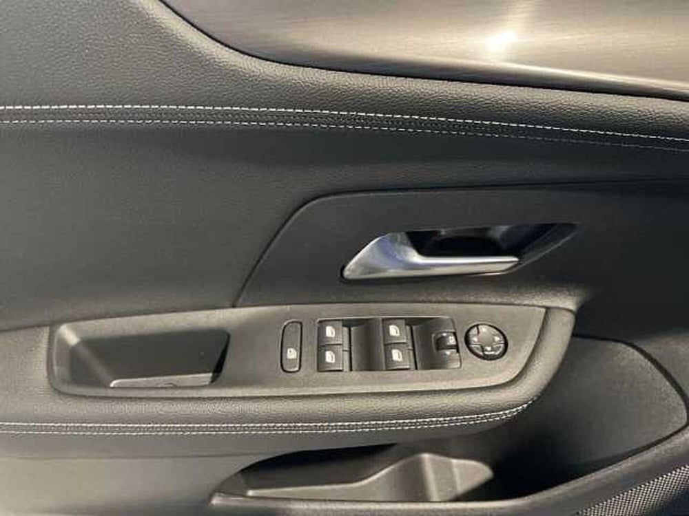 Opel Mokka nuova a Salerno (13)
