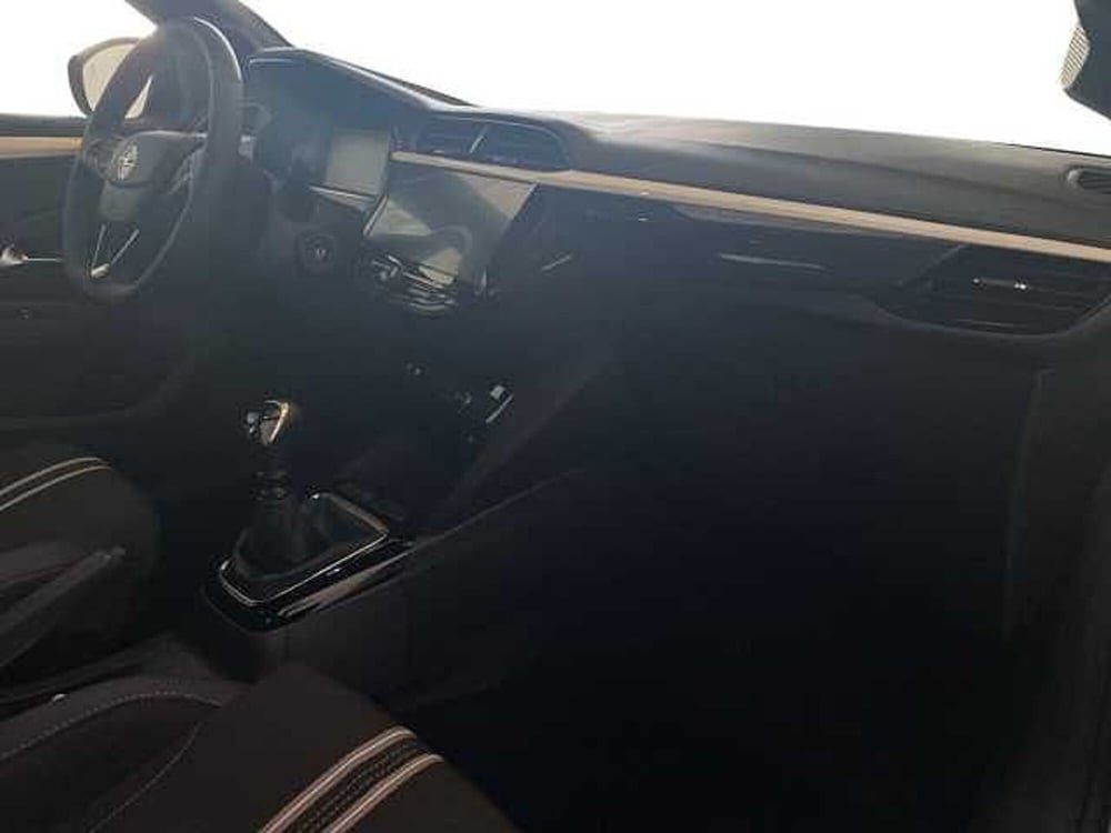Opel Corsa nuova a Salerno (15)