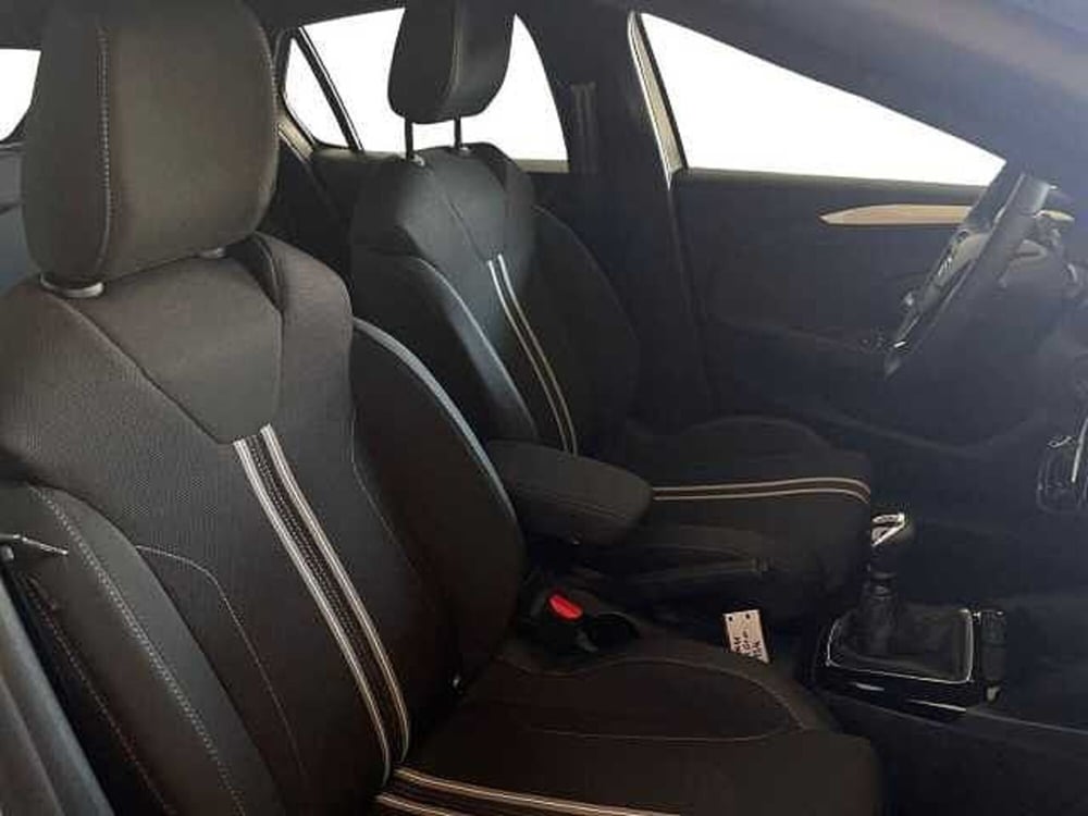 Opel Corsa nuova a Salerno (16)
