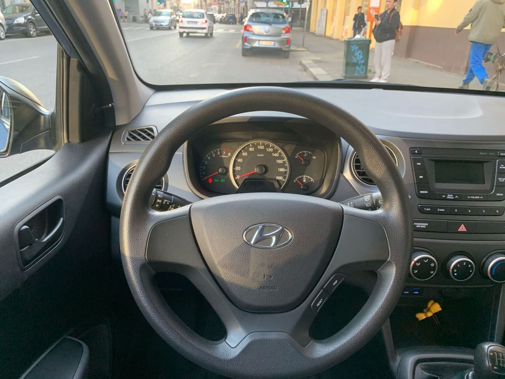 Hyundai i10 usata a Milano (10)