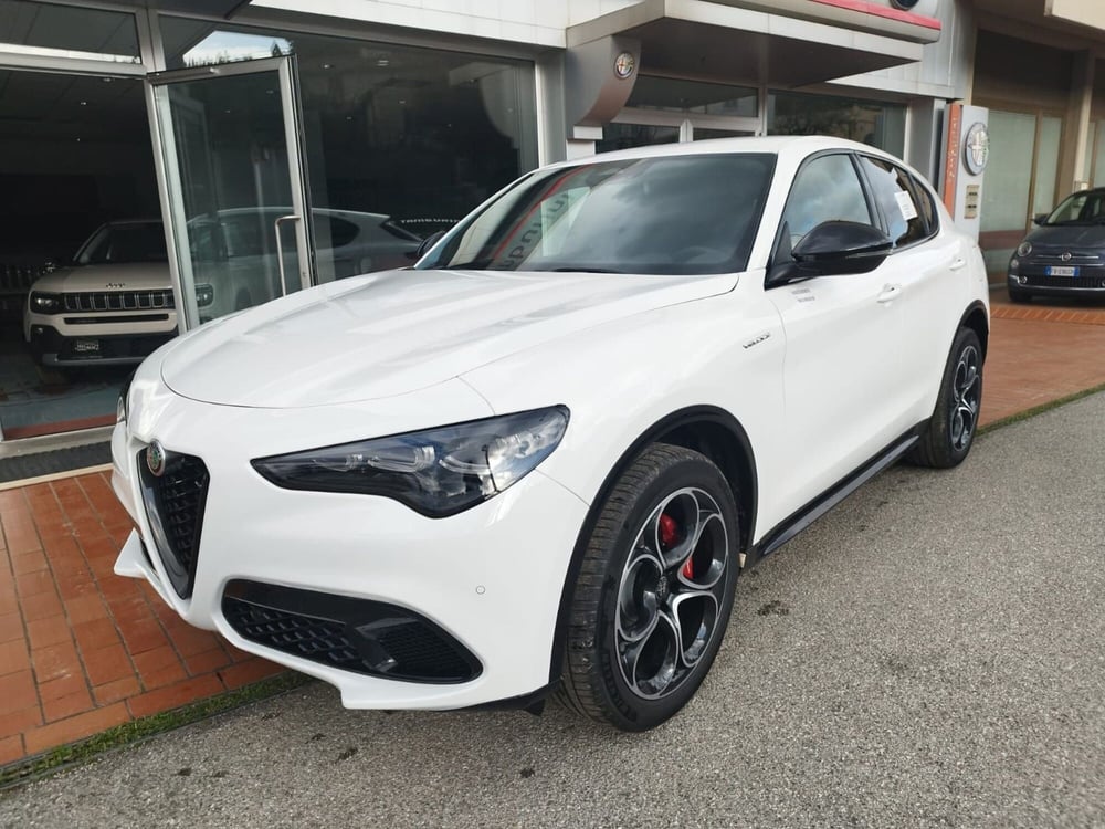 Alfa Romeo Stelvio nuova a Arezzo