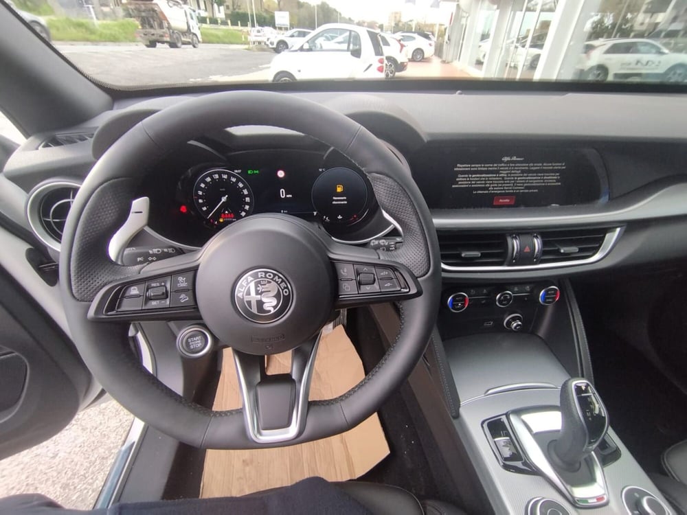 Alfa Romeo Stelvio nuova a Arezzo (14)