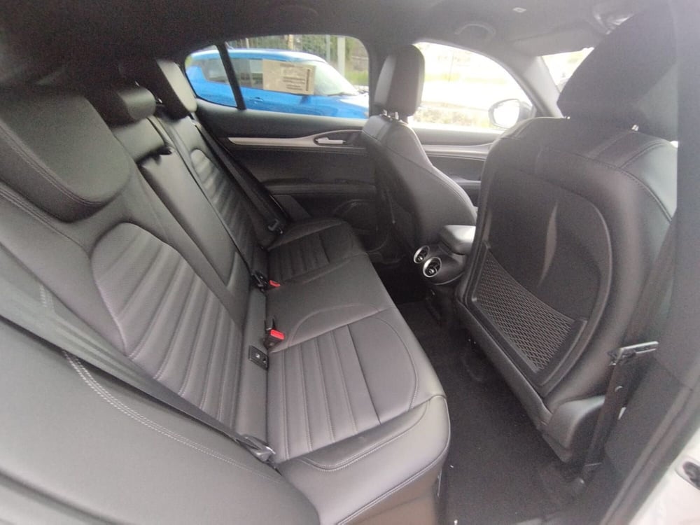 Alfa Romeo Stelvio nuova a Arezzo (18)