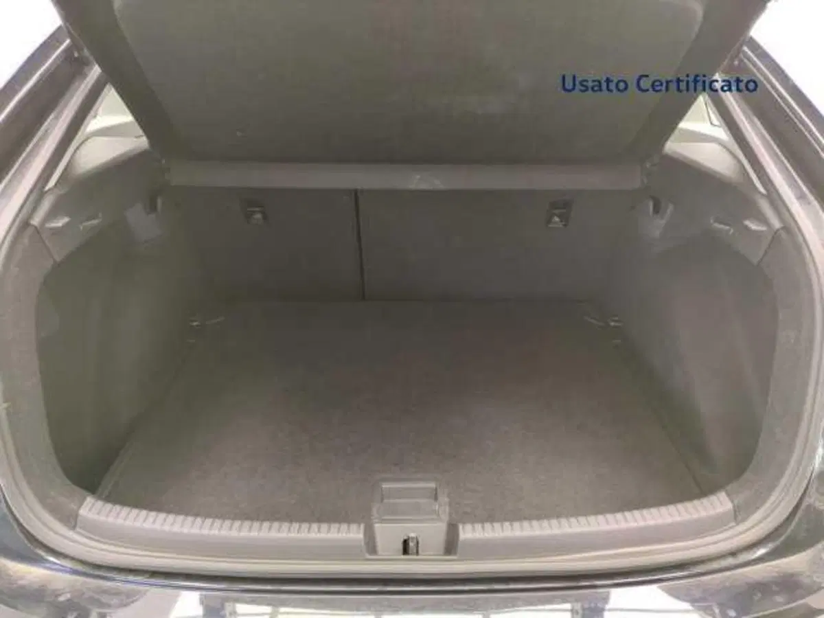 Volkswagen Taigo usata a Avellino (8)