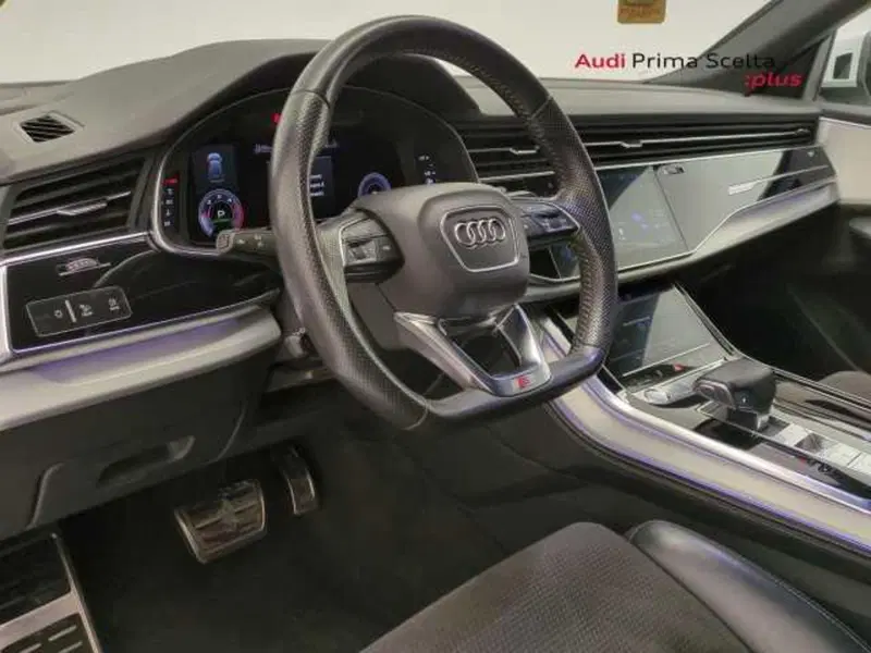 Audi Q8 usata a Avellino (14)