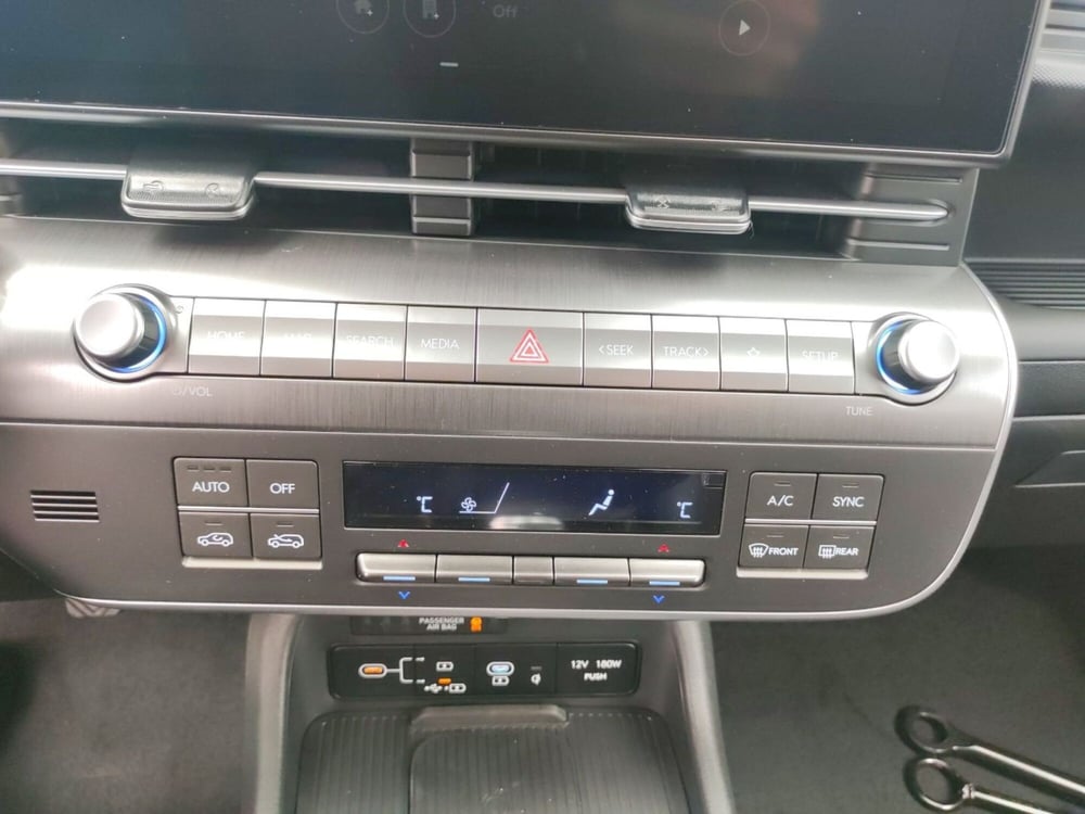Hyundai Kona nuova a Roma (18)