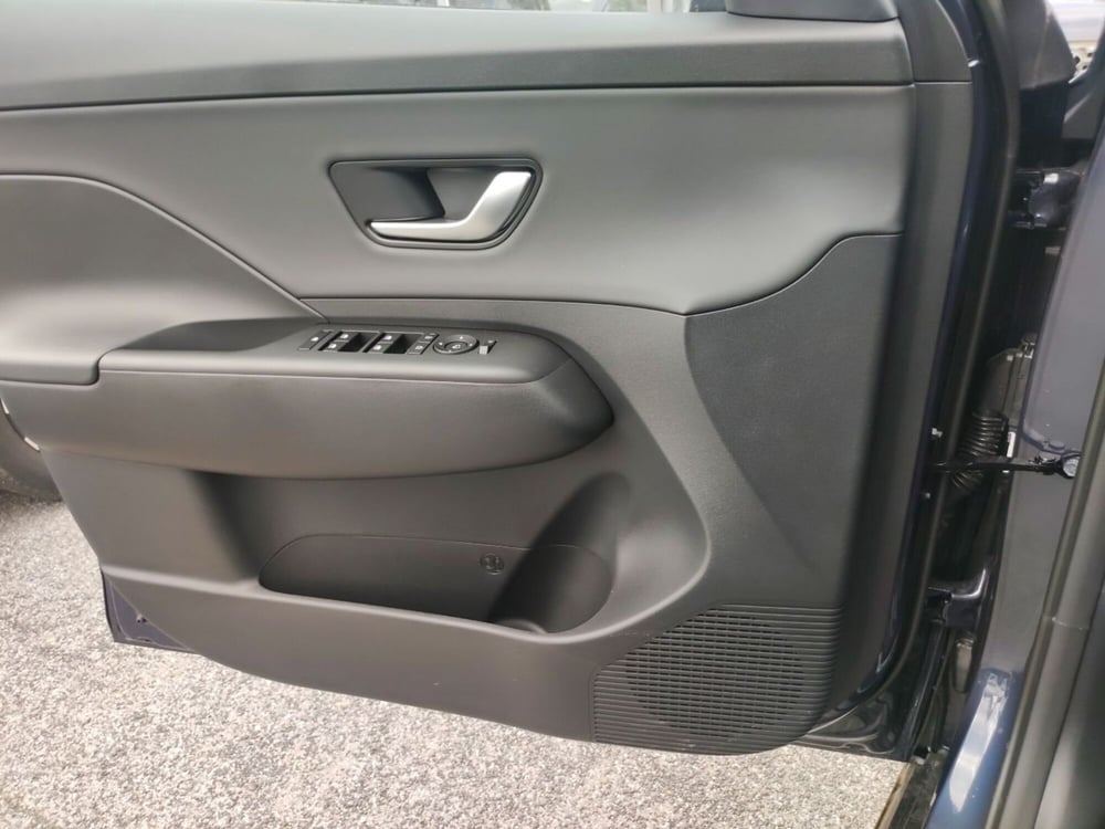 Hyundai Kona nuova a Roma (20)