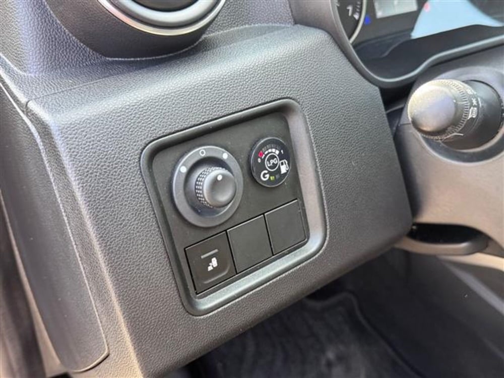 Dacia Duster usata a Pavia (11)