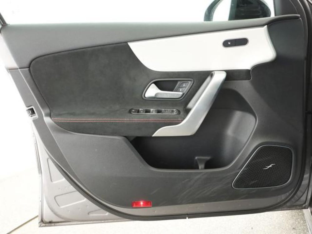 Mercedes-Benz Classe A Sedan usata a Milano (11)