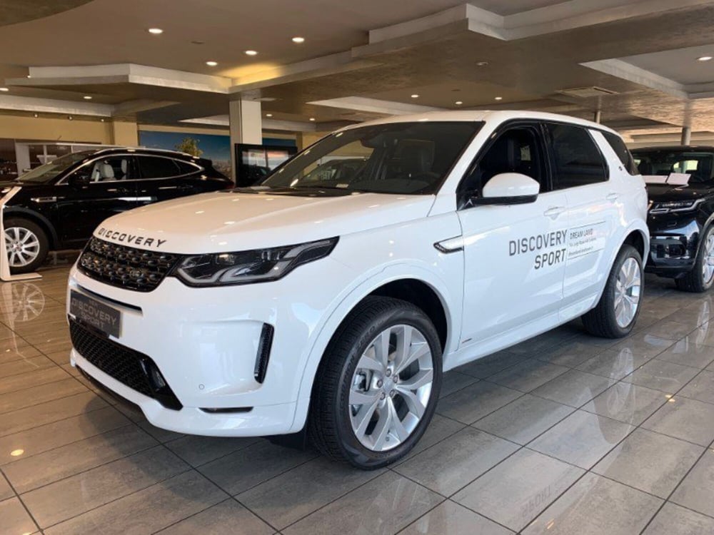 Land Rover Discovery Sport nuova a Pistoia