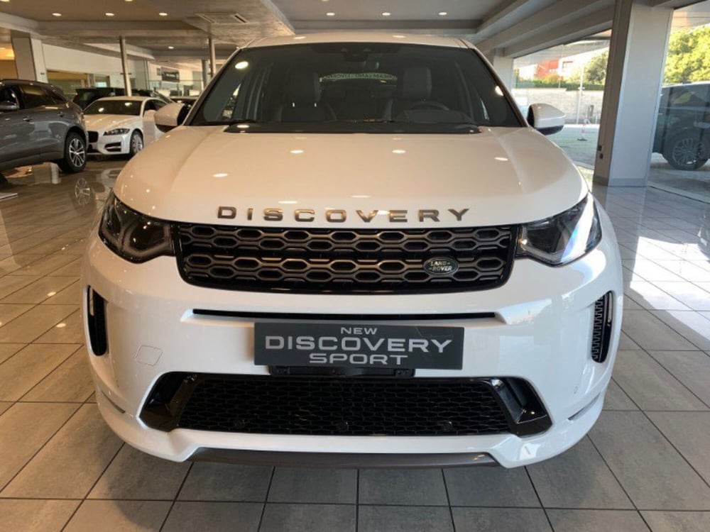 Land Rover Discovery Sport nuova a Pistoia (3)