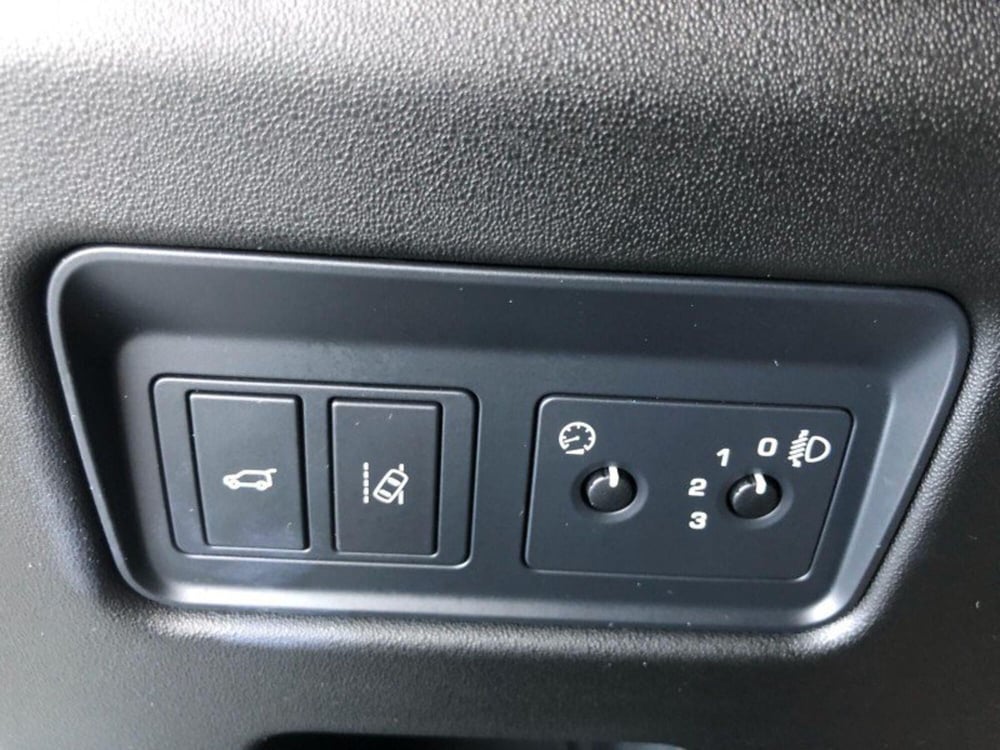 Land Rover Discovery usata a Pistoia (15)