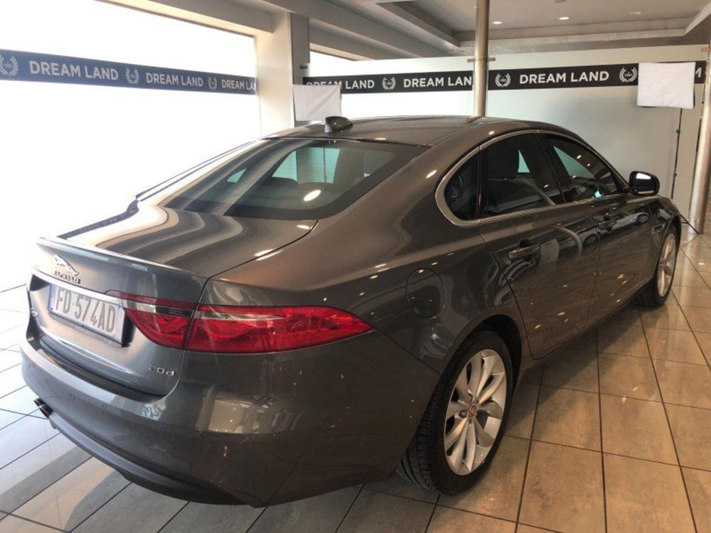 Jaguar XF usata a Pistoia (3)