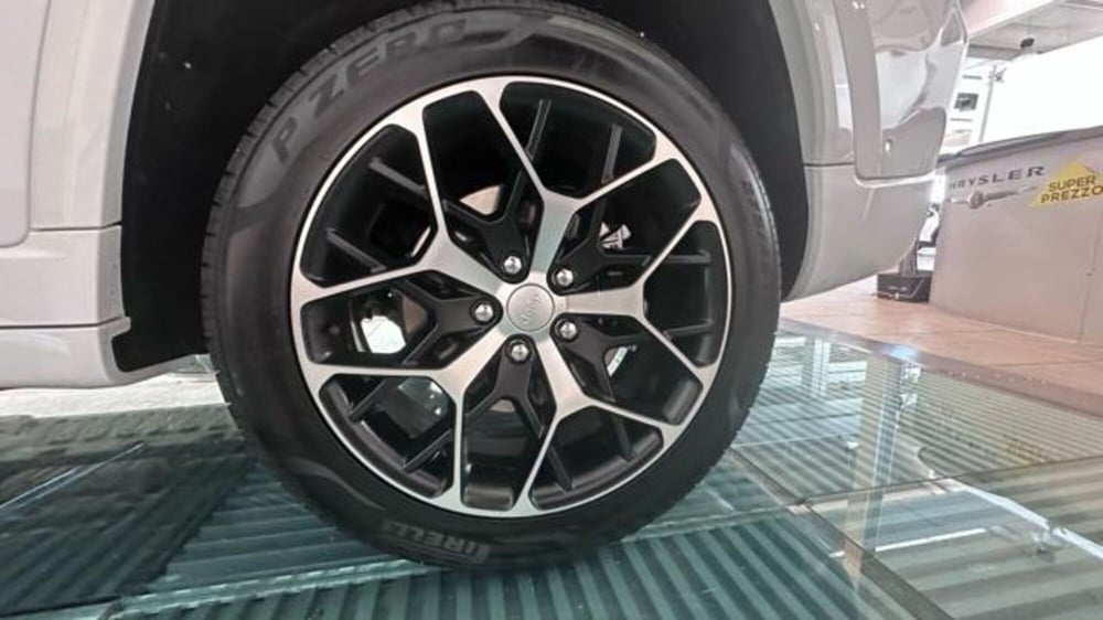 Jeep Grand Cherokee nuova a Reggio Emilia (10)