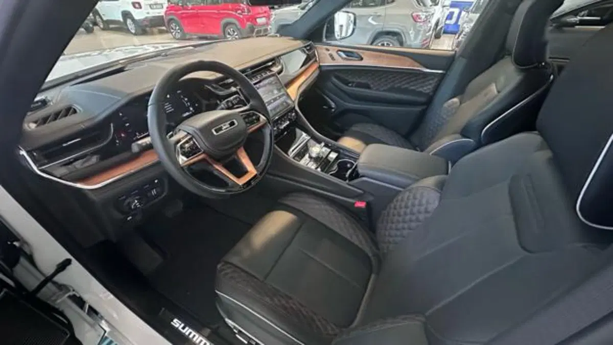 Jeep Grand Cherokee nuova a Reggio Emilia (11)