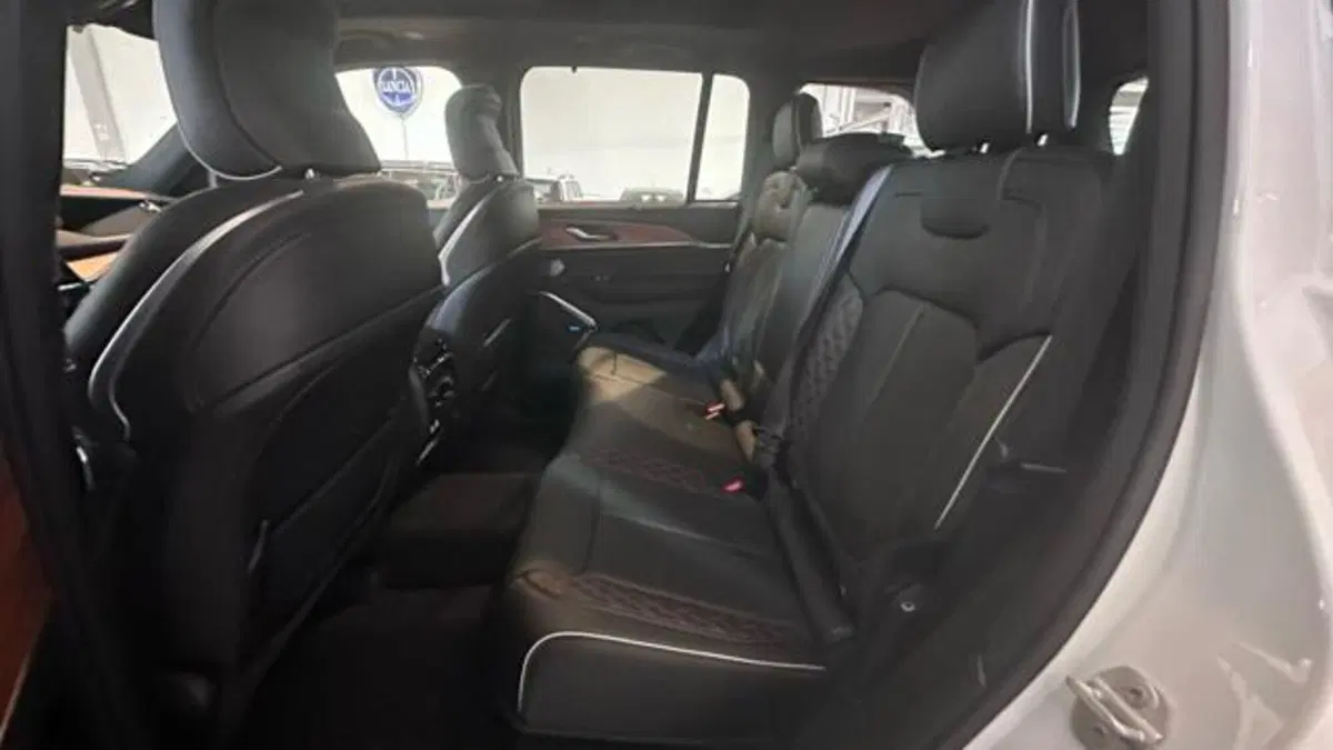 Jeep Grand Cherokee nuova a Reggio Emilia (16)