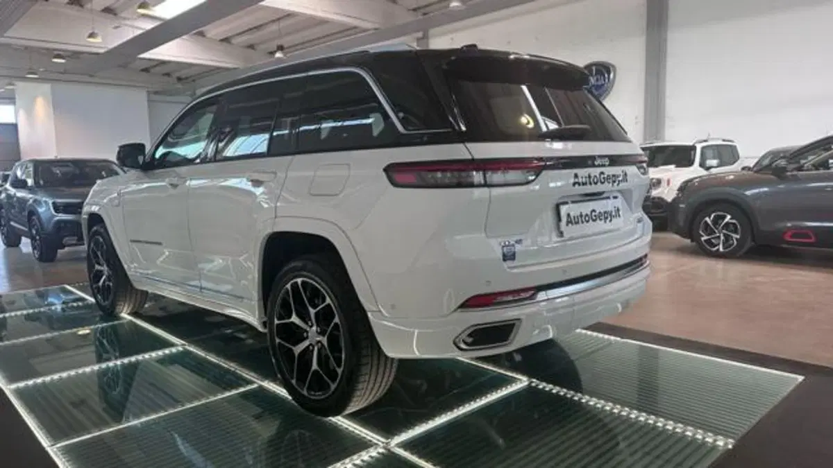 Jeep Grand Cherokee nuova a Reggio Emilia (4)
