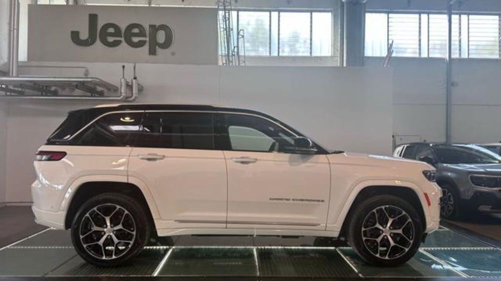 Jeep Grand Cherokee nuova a Reggio Emilia (7)