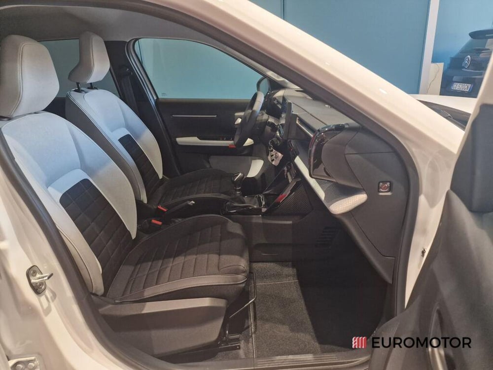 Citroen C3 nuova a Bari (12)