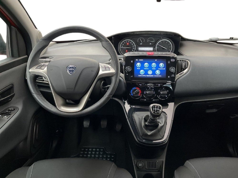 Lancia Ypsilon usata a Torino (11)
