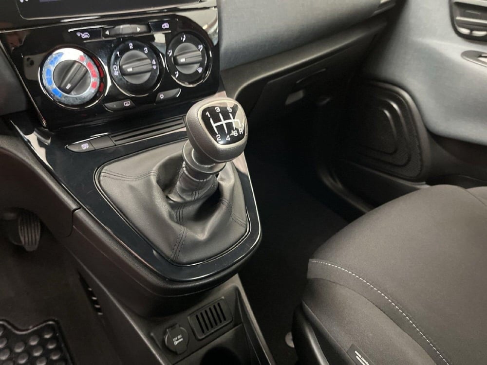 Lancia Ypsilon usata a Torino (14)