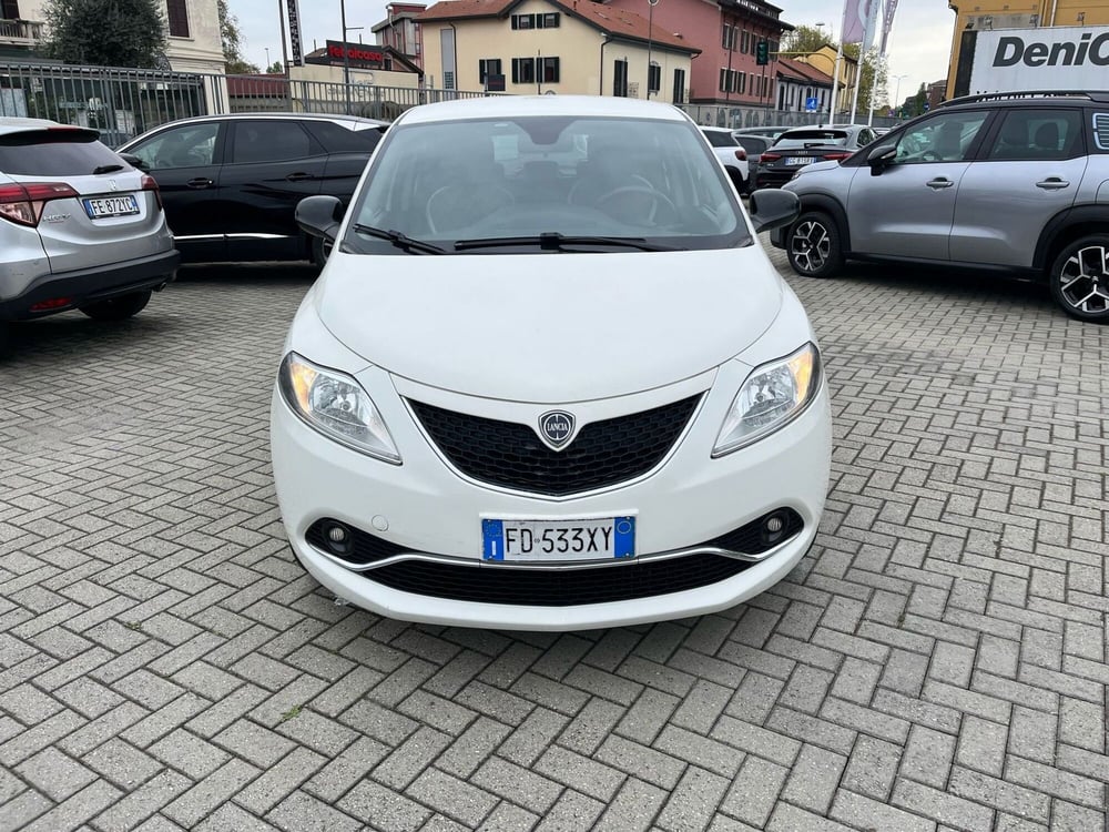 Lancia Ypsilon usata a Milano (2)