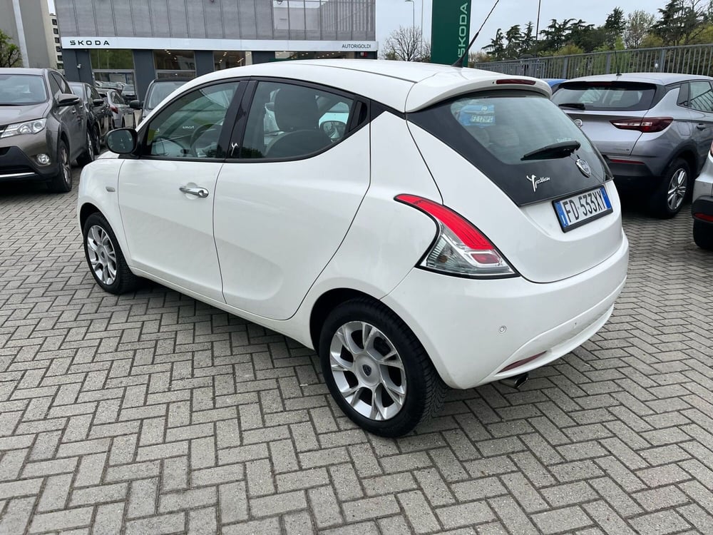 Lancia Ypsilon usata a Milano (6)