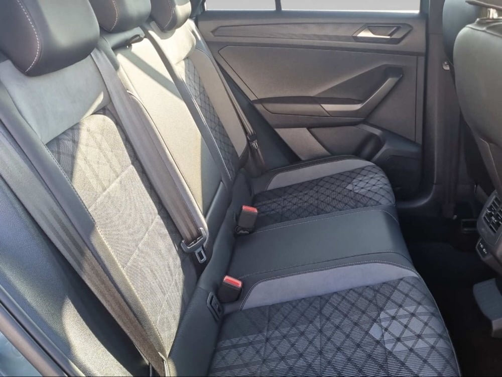 Volkswagen T-Roc usata a Livorno (11)