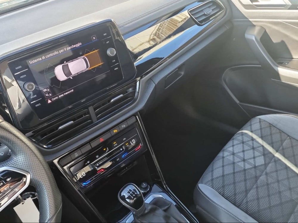 Volkswagen T-Roc usata a Livorno (13)